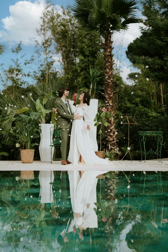 Portrait de mariée au coucher de soleil à Tropicana Events, photographe de mariage en Côte d’Azur