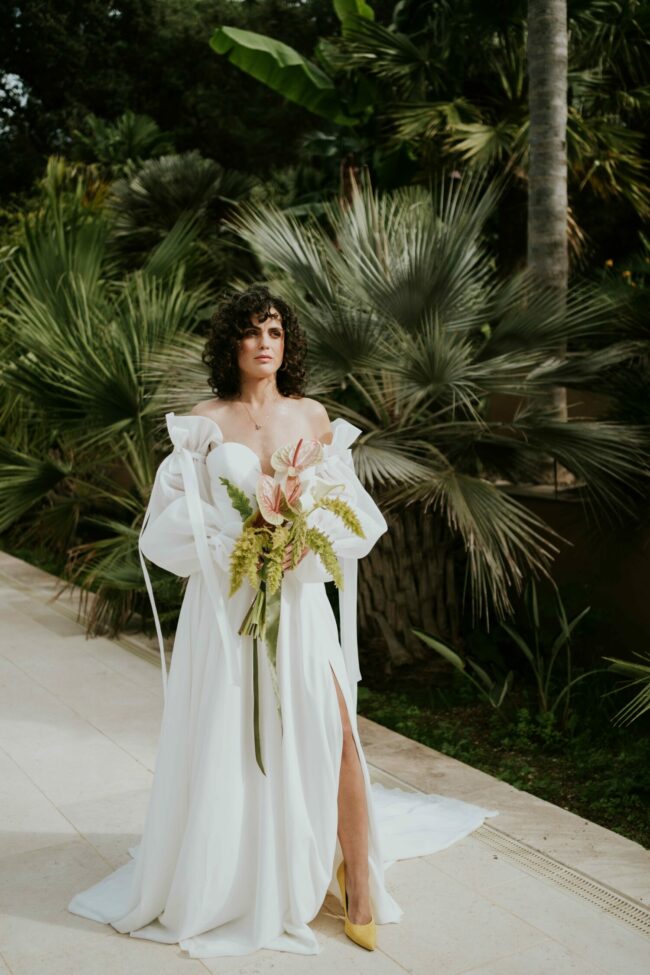 Portrait de mariée au coucher de soleil à Tropicana Events, photographe de mariage en Côte d’Azur